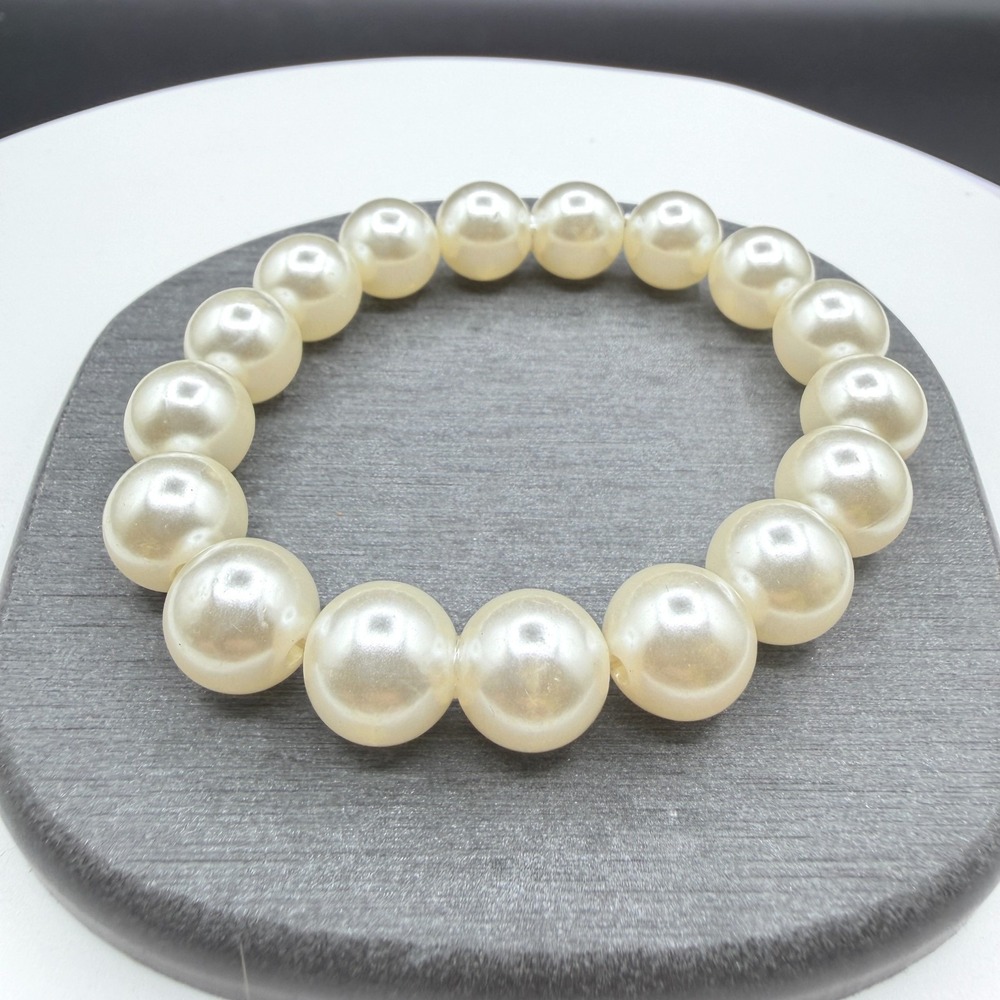Faux Pearl Graduated Bead Stretch Bracelet Ivory Cream Classic Bridal Jewelry